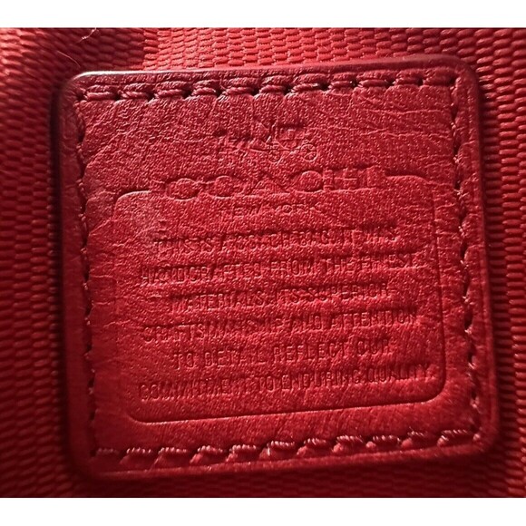 Coach Vintage Red Wristlet Wallet Pebbles Leather Zip Up Strap Stagecoach - Picture 8 of 10